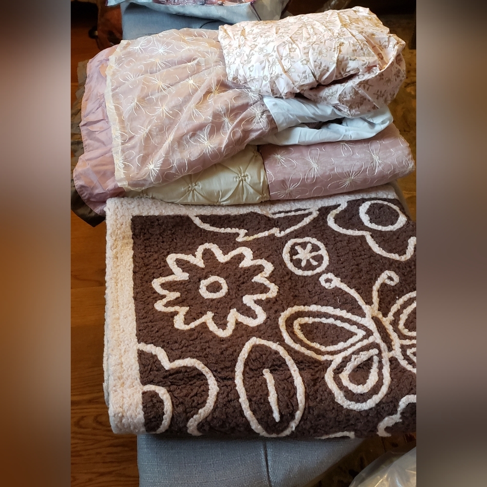 Cocalo Multicolor Baby Blanket Set. Like New Condition.